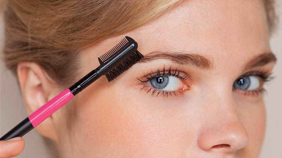 Técnicas de maquillaje profesional para ojos y cejas - Vitalidad y Belleza